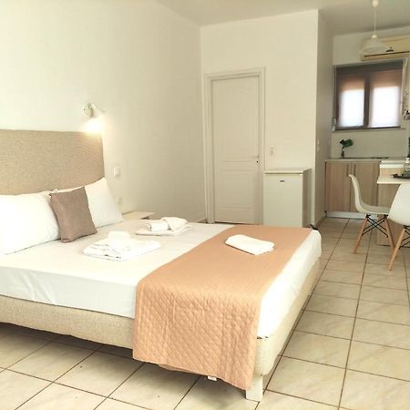 # 6 Giorgos & Chara Apartments Nea Kydonia Esterno foto