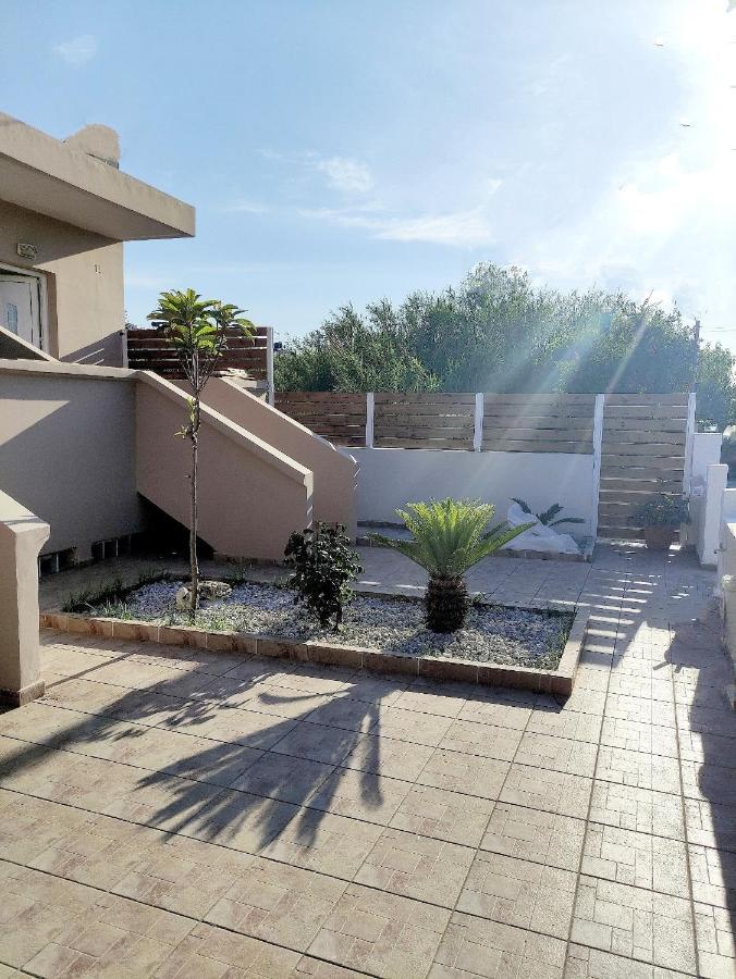 # 6 Giorgos & Chara Apartments Nea Kydonia Esterno foto