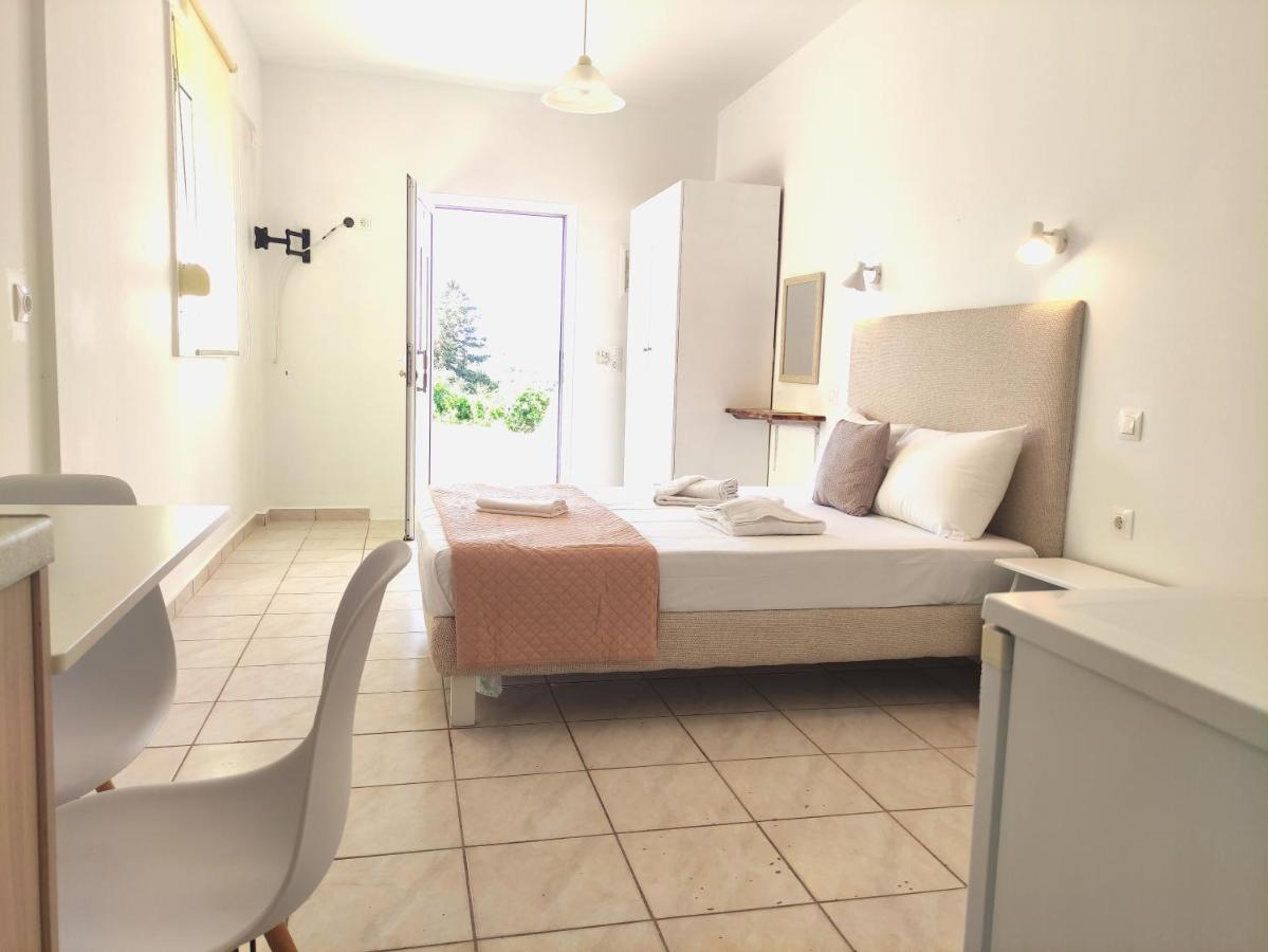 # 6 Giorgos & Chara Apartments Nea Kydonia Esterno foto